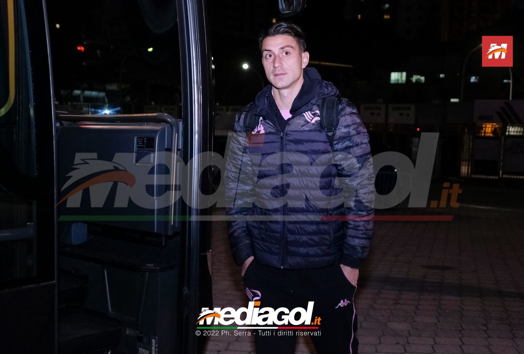 FOTO Perugia-Palermo, i rosanero in partenza dallo stadio “Renzo Barbera” (Gallery) - immagine 13