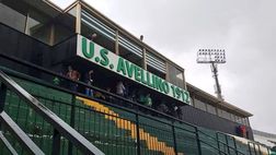 Avellino, “Vesuvio lavali col fuoco”: gli irpini usano il coro del Nord nel derby contro la Turris…