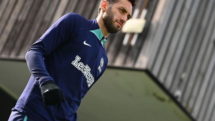 Calhanoglu, manca solo l’annuncio: “C’è già la stretta di mano. Ecco il nuovo stipendio” - immagine 1