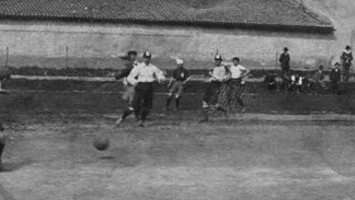 Due tempi da 25 minuti e biglietto da 20 centesimi: 18 ottobre 1908, il primo derby Milan-Inter Due tempi da 25 minuti e biglietto da 20 centesimi: 18 ottobre 1908, il primo derby Milan-Inter - immagine 1