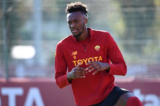 Getty Images Karsdorp operato al menisco: out un mese. E ora Rocchi vuole incontrare la Roma- immagine 2