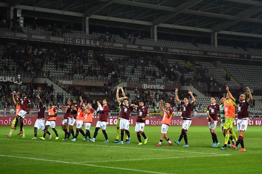  TURIN, ITALY - AUGUST 25: Players of Torino FC celebrate victory at the end of the Serie A match between Torino FC and US Sassuolo at Stadio Olimpico di Torino on August 25, 2019 in Turin, Italy. (Photo by Valerio Pennicino/Getty Images) 