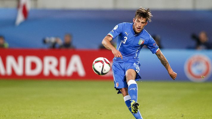 OLOMOUC, CZECH REPUBLIC - JUNE 24:  Cristiano Biraghi of Italy controls the ball during the UEFA Under21 European Championship 2015 match between England and Italy at Andruv Stadium on June 24, 2015 in Olomouc, Czech Republic.  (Photo by Christian Hofer/Getty Images) 