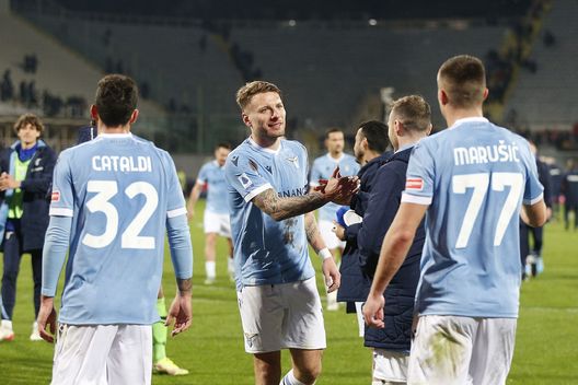 FLORENCE, ITALY - FEBRUARY 05: Ciro Immobile of ACF Fiorentina greets fans after the Serie A match between ACF Fiorentina and SS Lazio at Stadio Artemio Franchi on February 5, 2022 in Florence, Italy. (Photo by Gabriele Maltinti/Getty Images)