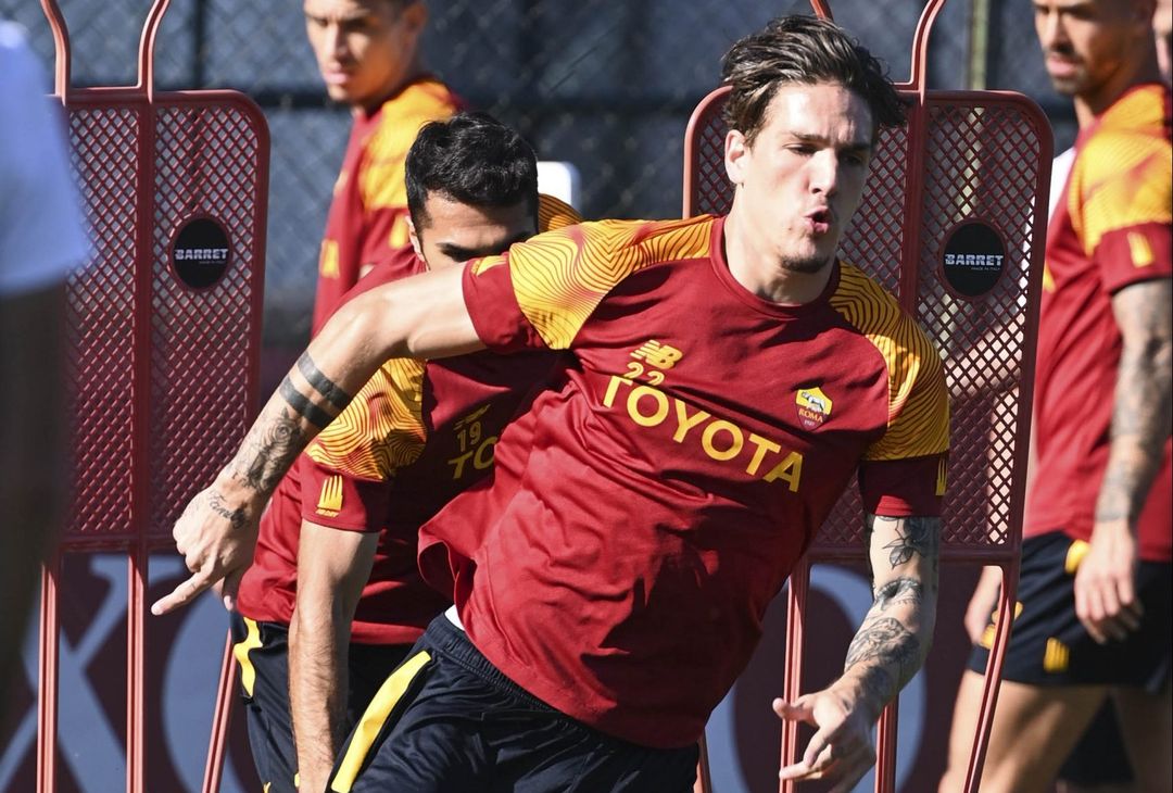 Trigoria, la Roma torna in campo in vista della sfida col Verona – FOTO GALLERY - immagine 48