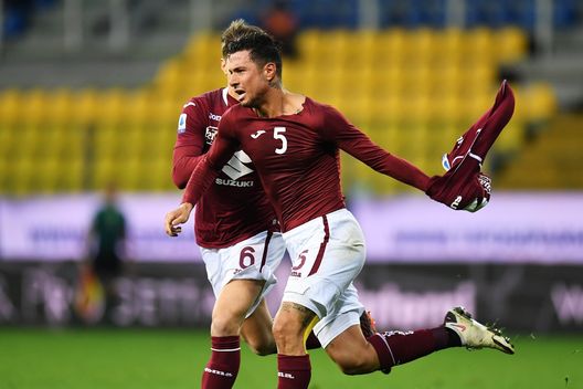 PARMA, ITALY - JANUARY 03: Armando Izzo of Torino (R) celebrates after scoring their sides second goal with Jacopo Segre of Torino (L) during the Serie A match between Parma Calcio and Torino FC at Stadio Ennio Tardini on January 03, 2021 in Parma, Italy. Sporting stadiums around Italy remain under strict restrictions due to the Coronavirus Pandemic as Government social distancing laws prohibit fans inside venues resulting in games being played behind closed doors. (Photo by Alessandro Sabattini/Getty Images) PARMA, ITALY - JANUARY 03: Armando Izzo of Torino (R) celebrates after scoring their sides second goal with Jacopo Segre of Torino (L) during the Serie A match between Parma Calcio and Torino FC at Stadio Ennio Tardini on January 03, 2021 in Parma, Italy. Sporting stadiums around Italy remain under strict restrictions due to the Coronavirus Pandemic as Government social distancing laws prohibit fans inside venues resulting in games being played behind closed doors. (Photo by Alessandro Sabattini/Getty Images)