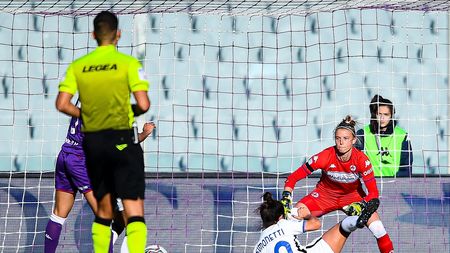 FLORENCE, ITALY - NOVEMBER 6: Flaminia Simonetti of Inter scores a goal during the Women's Serie A match between ACF Fiorentina and FC Internazionale at Stadio Artemio Franchi on November 6, 2021 in Florence, Italy. (Photo by Getty Images) FLORENCE, ITALY - NOVEMBER 6: Flaminia Simonetti of Inter scores a goal during the Women's Serie A match between ACF Fiorentina and FC Internazionale at Stadio Artemio Franchi on November 6, 2021 in Florence, Italy. (Photo by Getty Images)