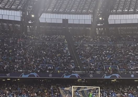 VIDEO Napoli-Ajax 1-0, Il colpo di testa di Lozano sblocca il match- immagine 2