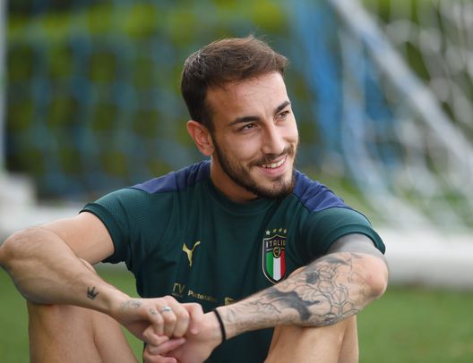 FLORENCE, ITALY - JUNE 18: Gaetano Castrovilli of Italy gestures during a Italy training session at Centro Tecnico Federale di Coverciano on June 18, 2021 in Florence, Italy. (Photo by Claudio Villa/Getty Images) FLORENCE, ITALY - JUNE 18: Gaetano Castrovilli of Italy gestures during a Italy training session at Centro Tecnico Federale di Coverciano on June 18, 2021 in Florence, Italy. (Photo by Claudio Villa/Getty Images)