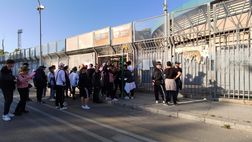 VIDEO Palermo-Triestina, si aprono i tornelli del Barbera: le lunghe code dei tifosi