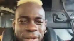 Balotelli, le montagne russe con Pia: che spasso! (VIDEO)