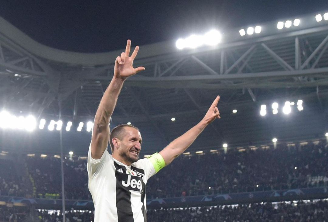  TURIN, ITALY - MARCH 12:  Giorgio Chiellini of Juventus celebrate the victory at the end of the UEFA Champions League Round of 16 Second Leg match between Juventus and Club de Atletico Madrid at Allianz Stadium on March 12, 2019 in Turin, .  (Photo by Daniele Badolato - Juventus FC/Juventus FC via Getty Images) 