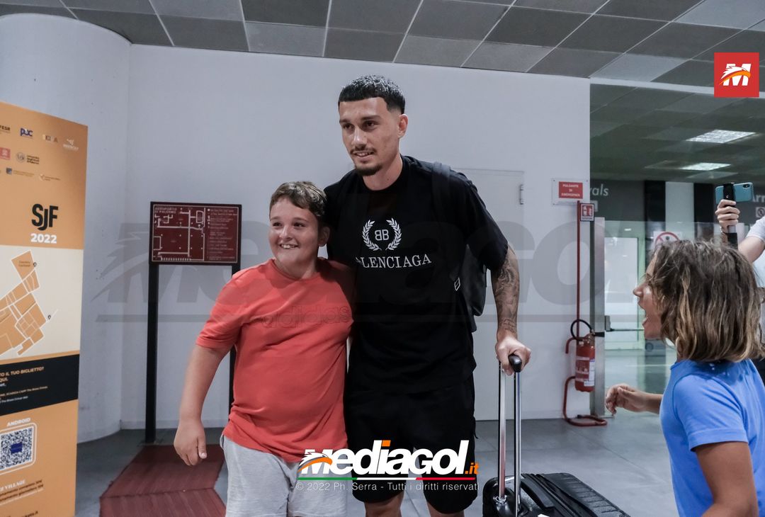 FOTO PALERMO, Davide Bettella atterra al ‘Falcone e Borsellino’ (Gallery) - immagine 15