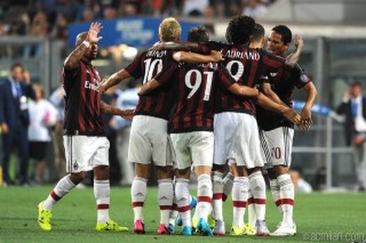 I rossoneri festeggiano dopo un gol, fonte foto acmilan.com I rossoneri festeggiano dopo un gol, fonte foto acmilan.com