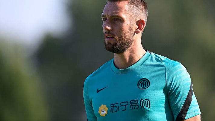 Getty Images De Vrij tratta il rinnovo, ma l’Inter può sacrificarlo: ecco lo scenario - immagine 1