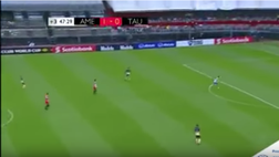 VIDEO / Il portiere del Club America tira fuori dal cilindro un salvataggio incredibile