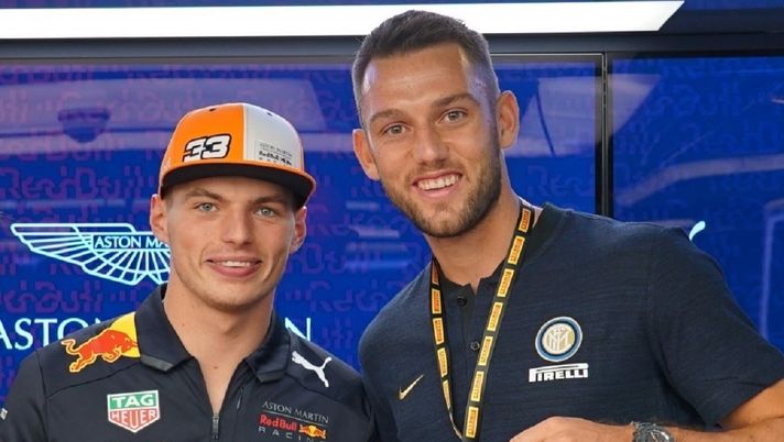 Formula 1 – Verstappen campione del mondo, Inter lo celebra con De Vrij: “Orgoglio olandese” - immagine 1
