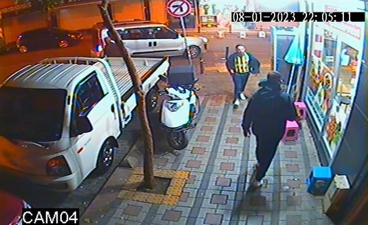 Perde il derby e aggredisce un passante: accanimento per strada di un tifoso Fenerbahce- immagine 2