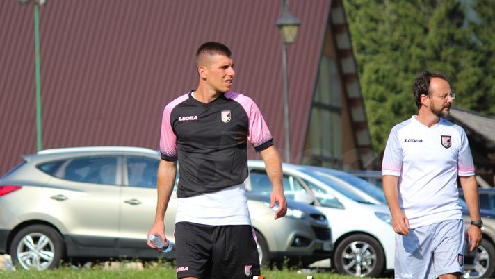 Ritiro Palermo: seduta in vista dell’amichevole col Sappada, in campo anche Ingegneri e Brignoli Ritiro Palermo: seduta in vista dell’amichevole col Sappada, in campo anche Ingegneri e Brignoli