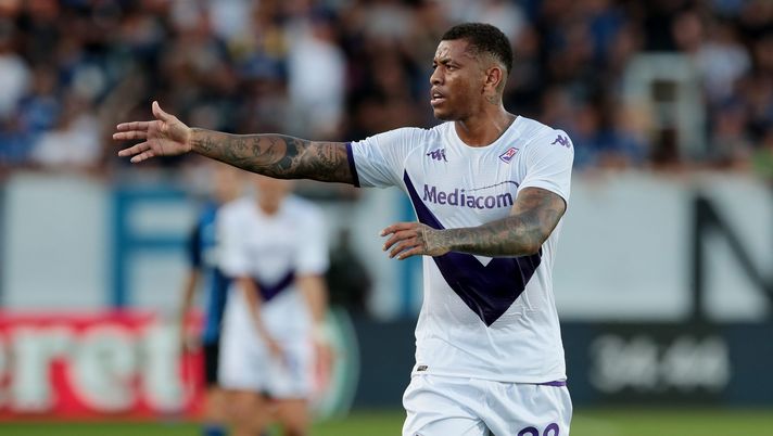 BERGAMO, ITALY - OCTOBER 02: Igor of Fiorentina reacts during the Serie A match between Atalanta BC and ACF Fiorentina at Gewiss Stadium on October 02, 2022 in Bergamo, Italy. (Photo by Emilio Andreoli/Getty Images) Igor: “Dobbiamo vincere per dimostrare il nostro valore. Europa? Ci teniamo” - immagine 1