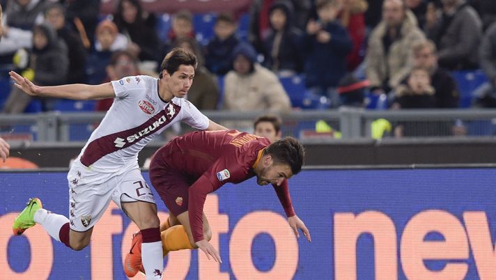 ROME, ITALY - FEBRUARY 19:  AS Roma player Kevin Strootman competes with FC Torino player Sasa Lukic during the Serie A match between AS Roma and FC Torino at Stadio Olimpico on February 19, 2017 in Rome, Italy.  (Photo by Luciano Rossi/AS Roma via Getty Images) 