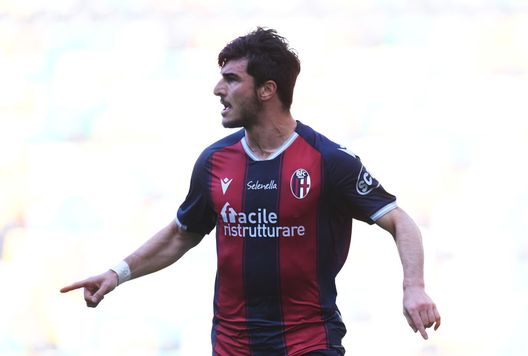 UDINE, ITALY - MAY 08: Riccardo Orsolini of Bologna F.C. 1909 celebrates after scoring their side's first goal during the Serie A match between Udinese Calcio and Bologna FC at Dacia Arena on May 08, 2021 in Udine, Italy. Sporting stadiums around Italy remain under strict restrictions due to the Coronavirus Pandemic as Government social distancing laws prohibit fans inside venues resulting in games being played behind closed doors. (Photo by Alessandro Sabattini/Getty Images) UDINE, ITALY - MAY 08: Riccardo Orsolini of Bologna F.C. 1909 celebrates after scoring their side's first goal during the Serie A match between Udinese Calcio and Bologna FC at Dacia Arena on May 08, 2021 in Udine, Italy. Sporting stadiums around Italy remain under strict restrictions due to the Coronavirus Pandemic as Government social distancing laws prohibit fans inside venues resulting in games being played behind closed doors. (Photo by Alessandro Sabattini/Getty Images)