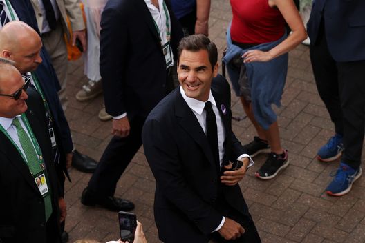 (Photo by Ryan Pierse/Getty Images) federer maradona