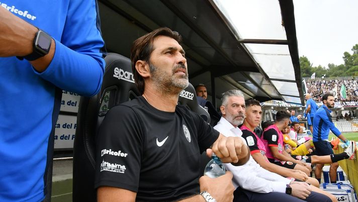 Cosenza, al via l’era post Caserta: ufficiale il ritorno di Viali Cosenza Viali