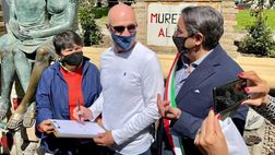 Davide Ballardini ha firmato la Piastrella di Alassio: “Resto al Genoa? Penso di sì…”
