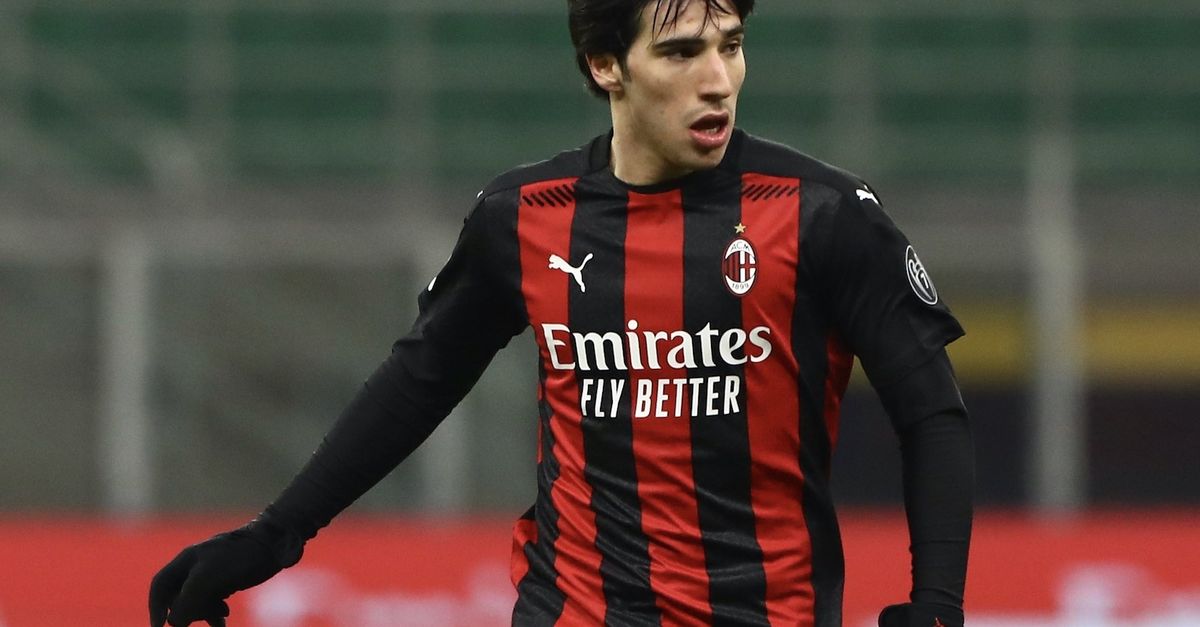 Milan Cagliari 1 0 Gol Su Punizione Di Sandro Tonali Diavolo In 