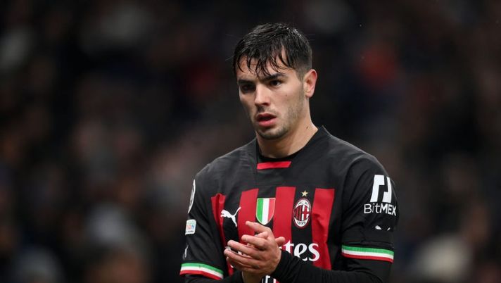 LONDON, ENGLAND - MARCH 08: Brahim Diaz of AC Milan applauds the fans during the UEFA Champions League round of 16 leg two match between Tottenham Hotspur and AC Milan at Tottenham Hotspur Stadium on March 08, 2023 in London, England. (Photo by Justin Setterfield/Getty Images) Brahim Diaz: “Grato al Milan, sono cresciuto: facevo il mio meglio perché è un club storico” - immagine 1