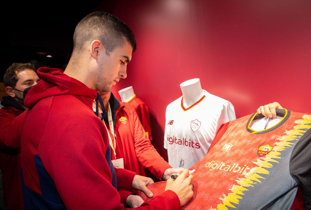 Roma: Spinazzola, Mancini e Pinto incontrano i tifosi in Giappone – FOTO GALLERY - immagine 3