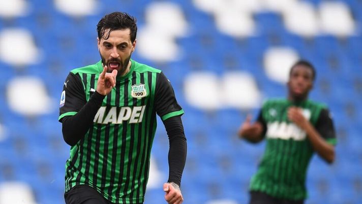 REGGIO NELL'EMILIA, ITALY - FEBRUARY 06: Francesco Caputo of US Sassuolo celebrates after scoring the opening goal during the Serie A match between US Sassuolo and Spezia Calcio at Mapei Stadium - Città del Tricolore on February 06, 2021 in Reggio nell'Emilia, Italy. (Photo by Alessandro Sabattini/Getty Images) I voti ufficiali al fantacalcio: Belotti più di Caputo, super Muriel! Bocciati Duvan e Boga - immagine 1