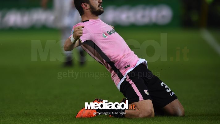 PALERMO, ITALY - FEBRUARY 27:  Ilija Nestorovski of Palermo celebrates after scoring his team's fourth goal during the Serie B match between US Citta di Palermo and Ascoli Picchio on February 27, 2018 in Palermo, Italy.  (Photo by Tullio M. Puglia/Getty Images) 