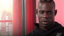 FOTO – Balotelli, selfie con due attaccanti pazzeschi: “Immaginate…”