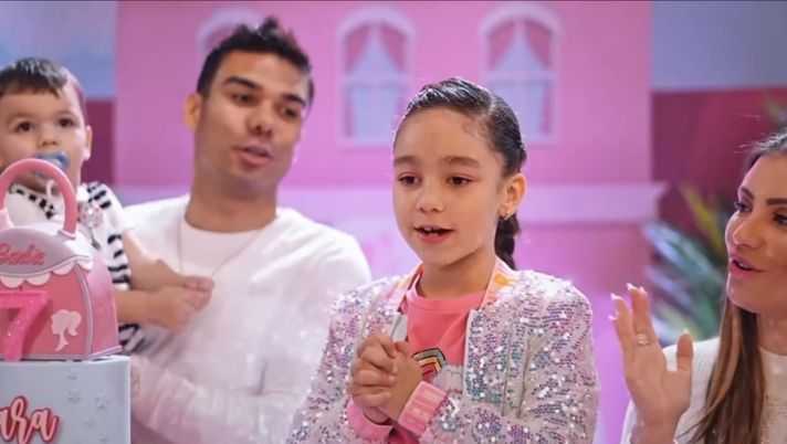 Il duro Casemiro e la festa in rosa per il compleanno di sua figlia: a tema Barbie… - immagine 1