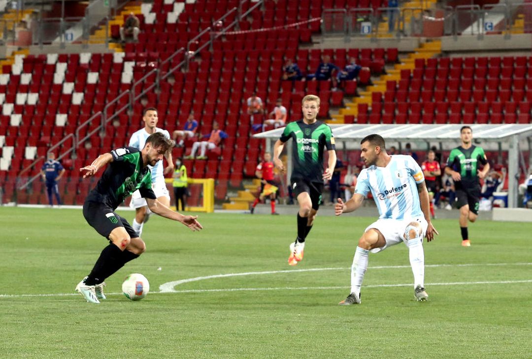  TRIESTE, ITALY - JUNE 29: Davide Mazzocco of Pordenone scores his team's first goal during the serie B match between Pordenone Calcio and Virtus Entella at Dacia Arena on June 29, 2020 in Udine, Italy. (Photo by Getty Images/Getty Images for Lega Serie B ) 