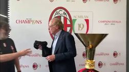 Milan, Scaroni presente all’evento per celebrare lo scudetto | VIDEO PM