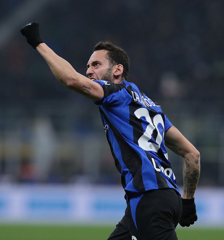 (Photo by Emilio Andreoli - Inter/Inter via Getty Images) Curva Milan-Calhanoglu, è sempre derby: ecco il dito del turco…- immagine 2