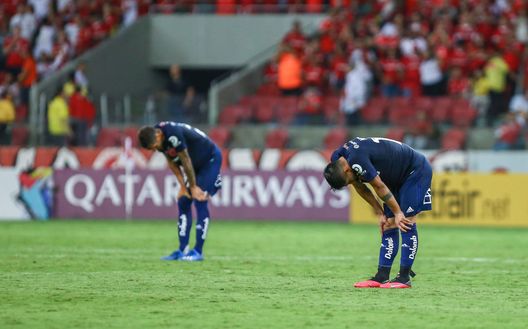 La delusione dei giocatori cileni La delusione dei giocatori cileni