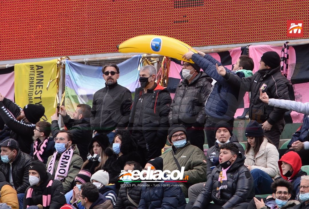FOTO, i tifosi allo stadio per Palermo – Bari 0-0 (Gallery) - immagine 19