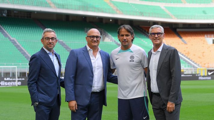 Hisense, il CEO Di Pietro a San Siro: ecco la foto con Inzaghi, Antonello e Danovaro - immagine 1
