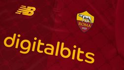 Roma, tutti i dettagli della nuova maglia giallorossa – FOTOGALLERY