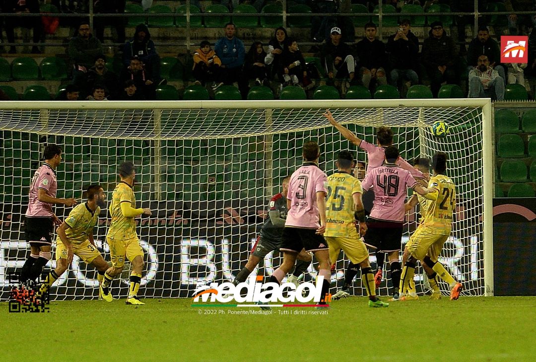 FOTO Palermo-Cagliari 2-1, 18ª giornata Serie B 2022-2023 (Gallery) - immagine 40