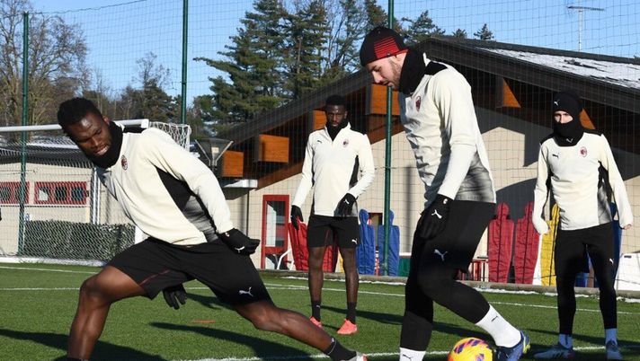Milan Theo Hernandez allenamento Milanello ultime news AC Milan (1) Milan Theo Hernandez allenamento Milanello ultime news AC Milan (1)