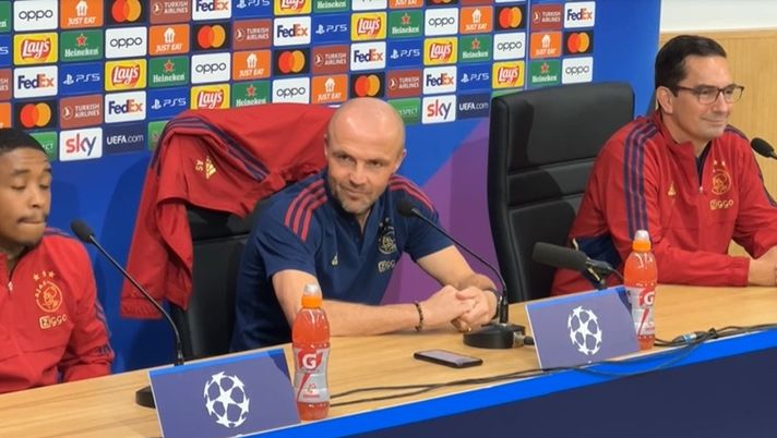 Ajax, Schreuder: “Siamo qui per vincere, possiamo ancora passare il turno. Napoli forte” Ajax, Schreuder: “Siamo qui per vincere, possiamo ancora passare il turno. Napoli forte” - immagine 1