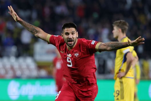 (Photo by Srdjan Stevanovic/Getty Images) Serbia, i 50 gol in 76 partite di Mitrovic: meglio di tutti, anche di Messi e CR7- immagine 2