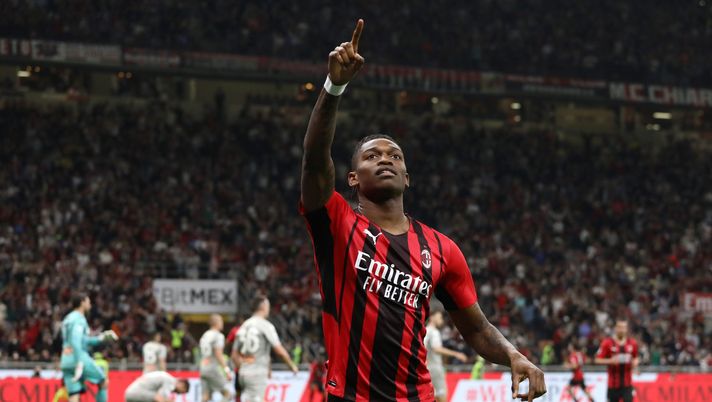 Rafael Leao (attaccante AC Milan) esulta per il suo gol in Milan-Genoa (Serie A 2021-2022) | News (Getty Images) Rafael Leao AC Milan Milan-Genoa Serie A 2021-2022
