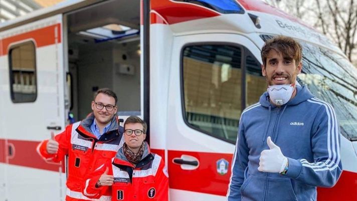 A Monaco ecco Javi Martinez fra gli angeli della Croce Rossa 
