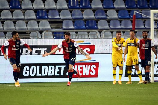 CAGLIARI, ITALY - APRIL 17: Alberto Cerri of Cagliari celebrates the goal of 4-3 during the Serie A match between Cagliari Calcio and Parma Calcio at Sardegna Arena on April 17, 2021 in Cagliari, Italy. (Photo by Enrico Locci/Getty Images) CAGLIARI, ITALY - APRIL 17: Alberto Cerri of Cagliari celebrates the goal of 4-3 during the Serie A match between Cagliari Calcio and Parma Calcio at Sardegna Arena on April 17, 2021 in Cagliari, Italy. (Photo by Enrico Locci/Getty Images)